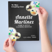 Professionele flyer met reinigingsbellen (Hand)