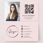 Professionele Foto Blush Roze QR Code Social Media Visitekaartje