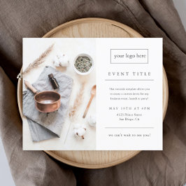 Professionele foto met minimalistische bedrijfsgeb flyer