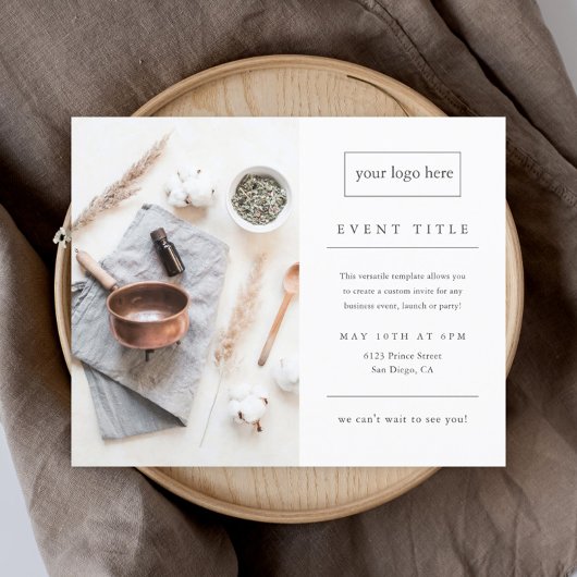 Professionele foto met minimalistische bedrijfsgeb flyer