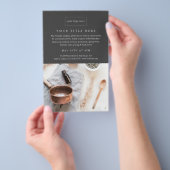 Professionele foto met minimalistische bedrijfsgeb flyer (Hand)