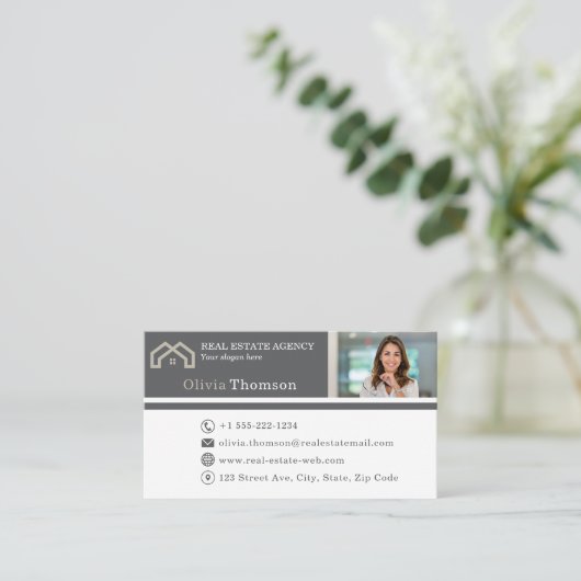 Professionele makelaar foto visitekaartje (Staand voorkant)