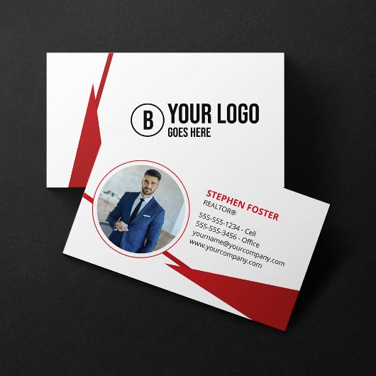 Professionele makelaar in onroerend goed die net i visitekaartje