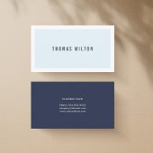 Professionele minimalistische blauwe consultant visitekaartje