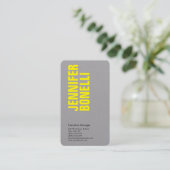 Professionele minimalistische geel grijs scherp visitekaartje (Staand voorkant)