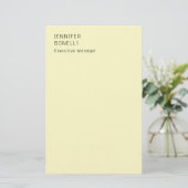 Professionele minimalistische moderne trendy crème briefpapier (Staand voorkant)