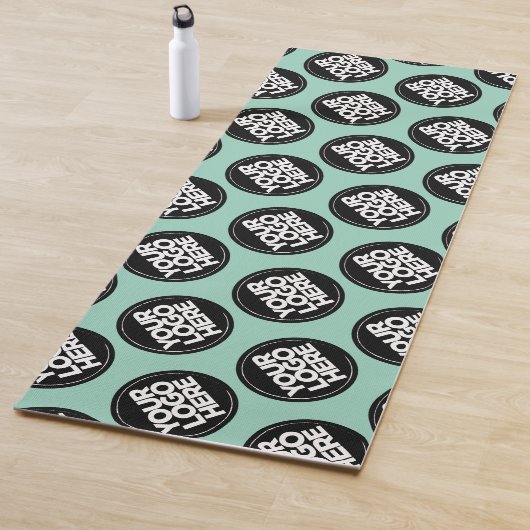Professionele Mint Groen Herhalende Logo Achtergro Yogamat (In situ)