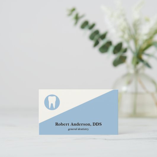 Professionele moderne tandheelkundige kliniek tand visitekaartje (Staand voorkant)