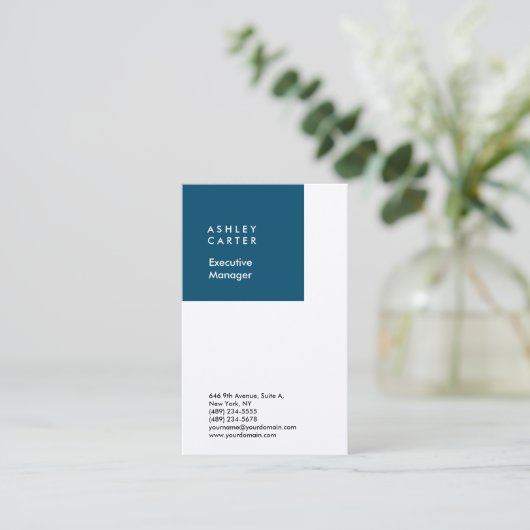 Professionele oceaanblauw wit minimalistisch moder visitekaartje (Staand voorkant)