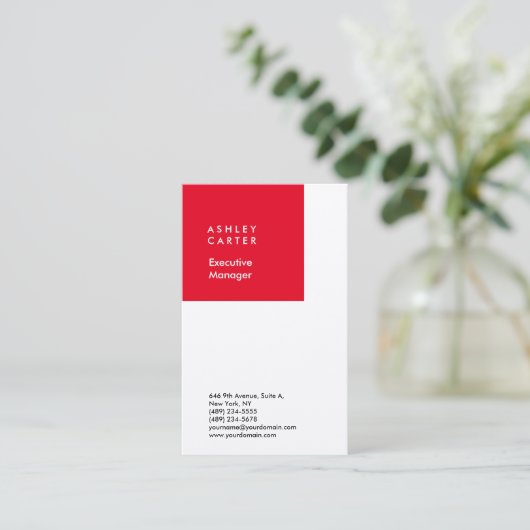 Professionele rode witte minimalistische moderne visitekaartje (Staand voorkant)