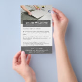 Professionele Vloeren en Tiler Handyman Services Flyer (Hand)