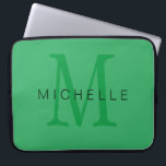 Professionele Zee Groene Monogram Jouw naam Laptop Sleeve<br><div class="desc">Een aantrekkelijk, opvallend maar toch uiterst eenvoudig ontwerp. Ik weet zeker dat dit precies is wat je zoekt.</div>