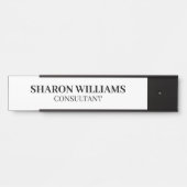 Professionele Zwart-Wit Naam Titel Medewerker Deurbordje (Voorkant)