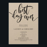 Programma voor beste dagelijkse weduwen programmakaart<br><div class="desc">Dit programma begint met de woorden "beste dag ooit" als een leuke manier om je bruiloft te beginnen. Laat uw gasten de belangrijke informatie tijdens uw ceremonie in een leuk programma kennen.</div>