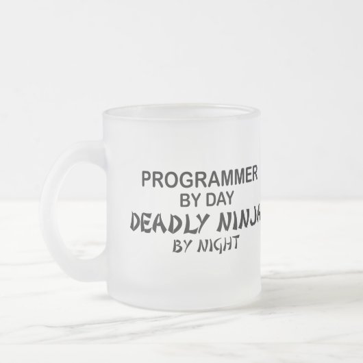 Programmer Deadly Ninja bij nacht Matglas Koffiemok (Links)