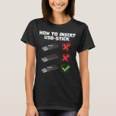 Programmeur Joke Computer Nerd Hoe USB STI in te v T-shirt (Voorkant)