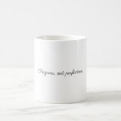 "Progress, Not Perfection" Elegant Quote in Black Koffiemok (Center)