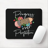 Progress Over Perfection Leopard Pencil Motivation Muismat (Met muis)