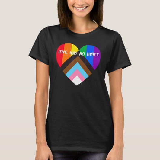 Progress Pride Heart Flag Love heeft geen grenzen T-shirt (Voorkant)