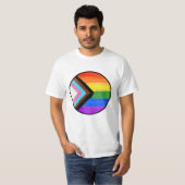 Progress Pride Strepen Geschilderde Knop T-shirt (Voorkant volledig)