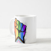 Progress Pride Vuist Koffiemok (Voorkant links)