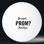 Prom- of HOCO-voorstel Cute Funny Promposal Idea Pingpongbal<br><div class="desc">Vraag een meisje of jongen om in stijl te prom met gepersonaliseerde voorstellen pingpongballen. Er zijn veel verschillende kleuren beschikbaar. Een populaire manier om hen te gebruiken is een schoolkluisje te vullen zodat allen pingelen pongballen herfst uit wanneer de locker wordt geopend. Het ontwerp is uitgerust met een modern, minimalistisch...</div>