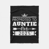 Promoted To Auntie Est 2025 Funny New Aunt Reveal  Fleece Deken (Voorkant)