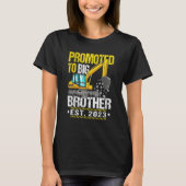 Promoted to Big Bro 2023 Leveled up to Big Brother T-shirt (Voorkant)