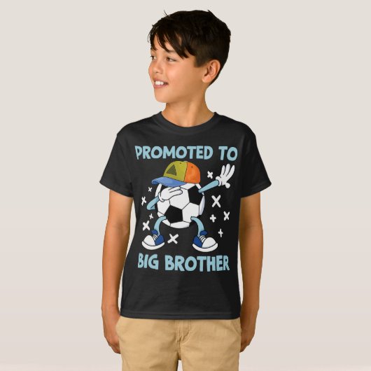 Promoted To Big Brother Soccer Design T-shirt (Voorkant volledig)