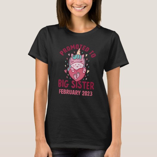 Promoted to Big Sister February 2023 Unicorn Heart T-shirt (Voorkant)