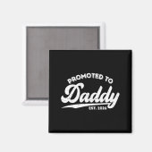 Promoted To Daddy Est 2026 Baby Announcement For N Magneet (Voorkant / Achterkant)