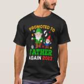 Promoted To Father Again 2023 Two Funny Gnomes Pre T-shirt (Voorkant)