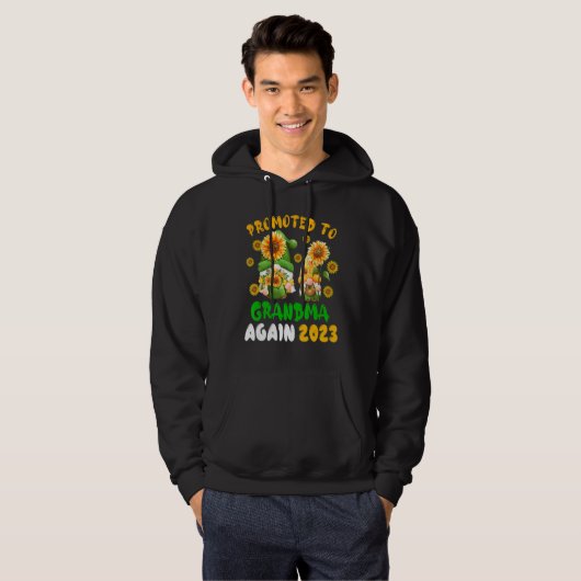 Promoted To Grandma Again 2023 Two Floral Gnomes P Hoodie (Voorkant volledig)