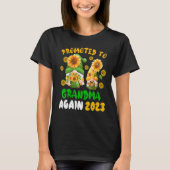 Promoted To Grandma Again 2023 Two Floral Gnomes P T-shirt (Voorkant)