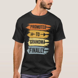 Promoted to Grandma Eindelijk Baby Aankondiging T-shirt
