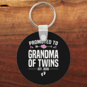 Promoted To Grandma Of Twins 2026 New Grandma Moth Sleutelhanger (Voorkant)