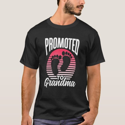 Promoted To Grandma Pregnant First Time Grandparen T-shirt (Voorkant)