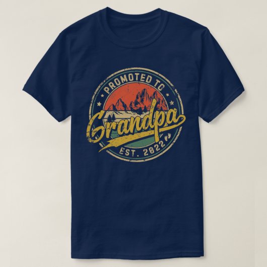 Promoted To Grandpa Est 2022 Retro New Grandpa T-shirt (Design voorkant)