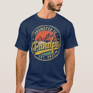 Promoted To Grandpa Est 2022 Retro New Grandpa T-shirt