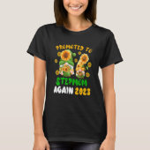 Promoted To Stepmom Again 2023 Two Floral Gnomes P T-shirt (Voorkant)
