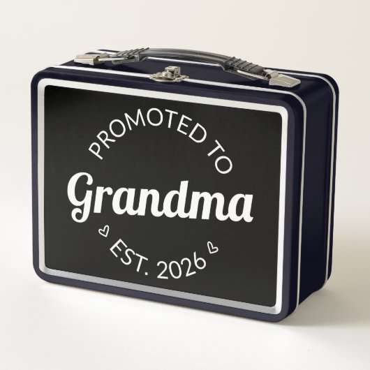 Promotie naar Oma Est. 2026 I (Voorkant)