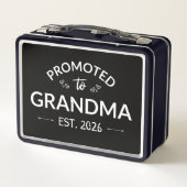 Promotie naar Oma Est. 2026 II (Achterkant)