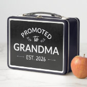 Promotie naar Oma Est. 2026 II (In situ)