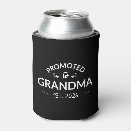 Promotie naar Oma Est. 2026 II Blikjeskoeler (Blikje Voorkant)