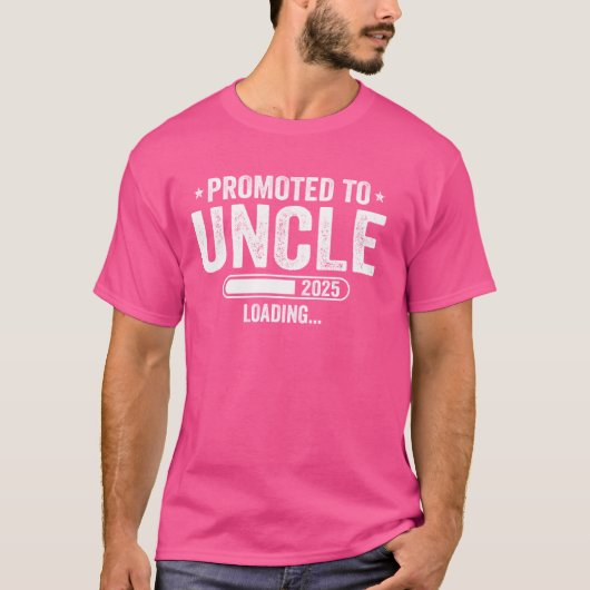 Promotie naar Uncle Est 2025 binnenkort Uncle Fath T-shirt (Voorkant)