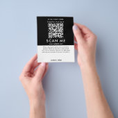 Promotionele Scan Me QR-code Zwart-wit Zakelijk Flyer (Hand)
