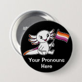 PRONOUNS Schattigee Axolotl met Lesbian Pride Flag Ronde Button 7,6 Cm (Voorkant /achterkant)