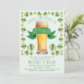 Proost Bieren Verjaardag St Patricks Feestuitnodig (Staand voorkant)