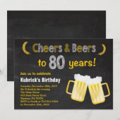Proost en Bier 80e Verjaardagsuitnodiging Kaart (Voorkant / Achterkant)