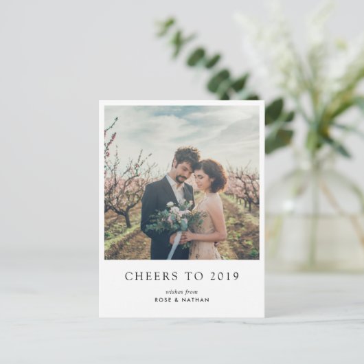 Proost op 2019 Modern Script Nieuwjaarsfoto Feestdagenkaart (Staand voorkant)